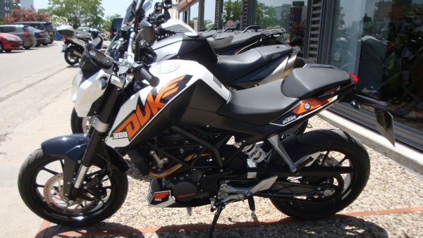 Ktm 200 duke on sale 2013 model price